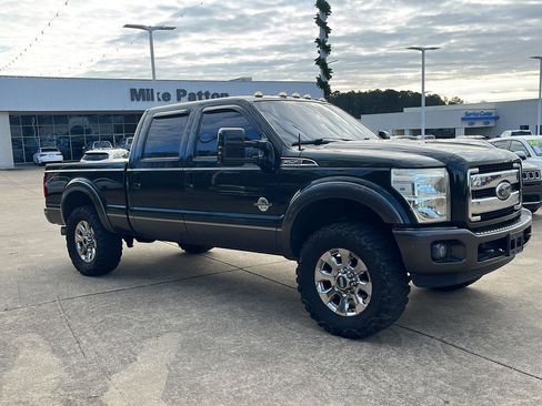Used 2016 Ford F250 Lariat w/ Lariat Ultimate Package image 3