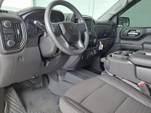 Used 2025 Chevrolet Silverado 1500 Custom Trail Boss AWD/4WD image 9