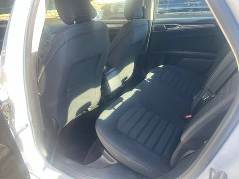 Used 2018 Ford Fusion SE FWD image 28