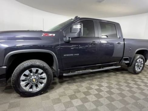 Used 2024 Chevrolet Silverado 2500 Custom w/ Custom Value Package AWD/4WD image 9