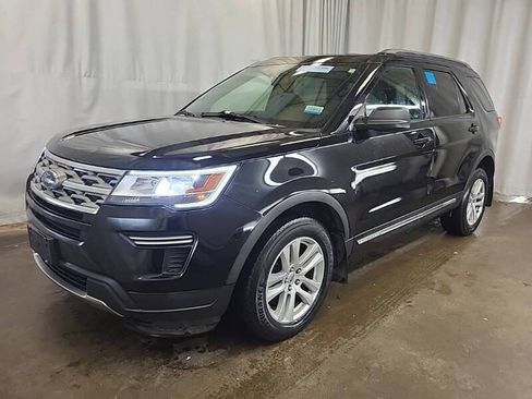 Used 2018 Ford Explorer XLT image 1