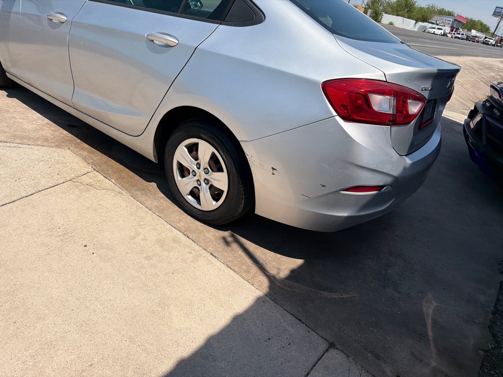 Used 2018 Chevrolet Cruze LS FWD image 36