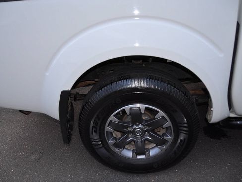 Used 2015 Nissan Frontier PRO-4X w/ Pro-4x Luxury Package AWD/4WD image 21