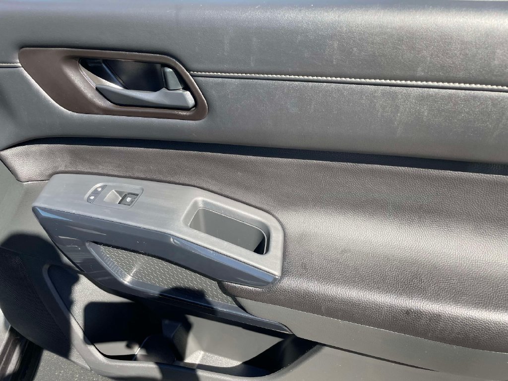 Used 2024 Nissan Pathfinder S AWD/4WD image 9