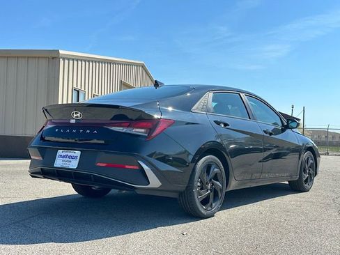 New 2026 Hyundai Elantra Sport FWD image 7