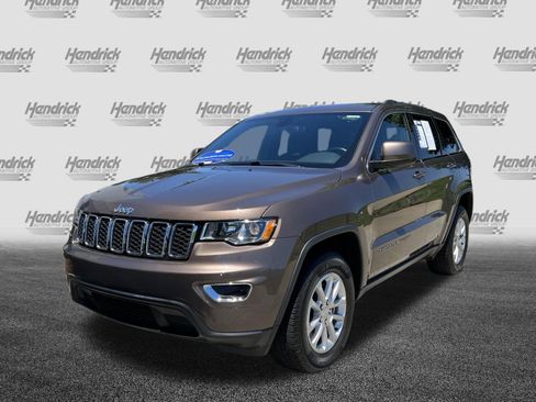 Used 2021 Jeep Grand Cherokee Laredo AWD/4WD image 5
