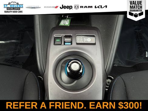 Used 2022 Nissan Leaf S image 27