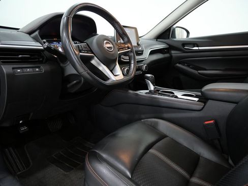 Used 2024 Nissan Altima 2.5 SR FWD image 10
