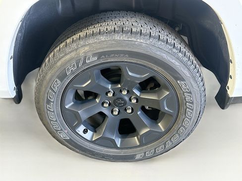 Used 2025 RAM 1500 Big Horn AWD/4WD image 11