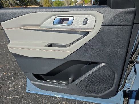 Certified 2025 Ford Explorer Active w/ Active Comfort Package image 20