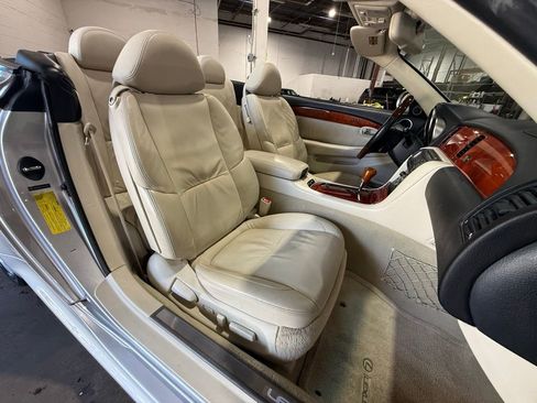 Used 2006 Lexus SC 430 Convertible RWD image 24