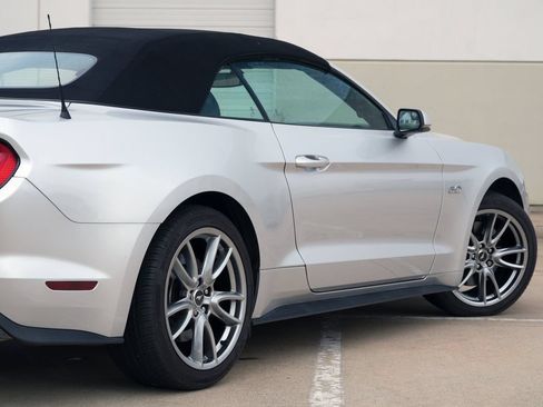 Used 2018 Ford Mustang GT Premium w/ Equipment Group 401A RWD image 35