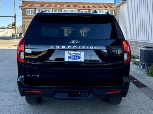 New 2025 Ford Expedition Active image 4