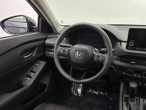 Used 2025 Honda Accord SE image 26