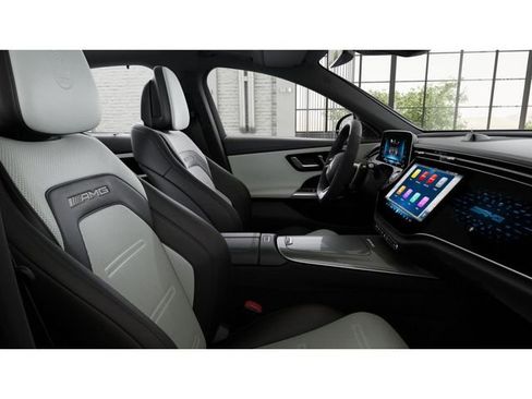 New 2026 Mercedes-Benz E 53 AMG e 4MATIC Sedan image 4