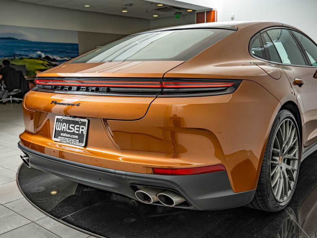Certified 2024 Porsche Panamera 4 AWD/4WD image 20