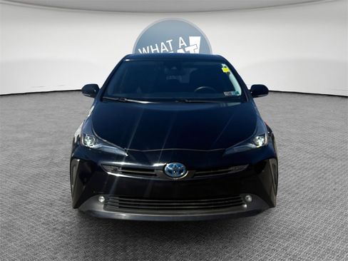 Used 2019 Toyota Prius XLE image 9