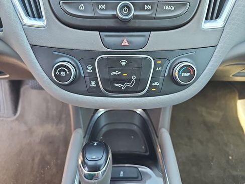Used 2018 Chevrolet Malibu LT image 21