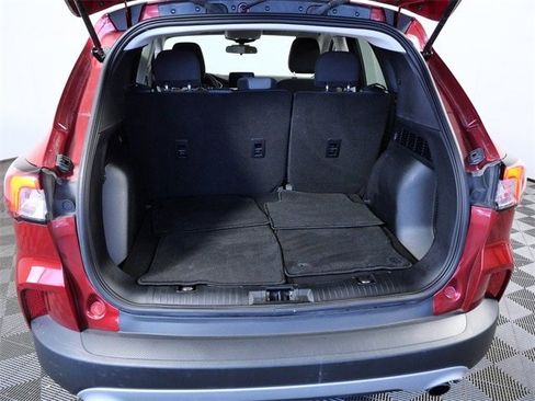 Certified 2022 Ford Escape SE w/ Cold Weather Package image 9
