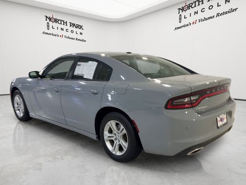 Used 2022 Dodge Charger SXT w/ Leather Interior Group RWD image 3