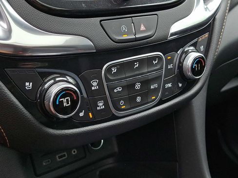 Used 2022 Chevrolet Equinox Premier AWD/4WD image 15