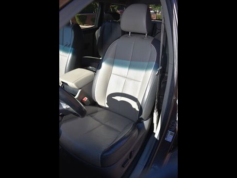 Used 2016 Kia Sedona SX image 17