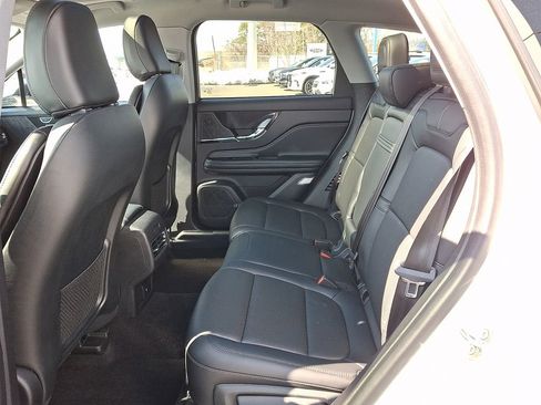 Used 2022 Lincoln Corsair AWD w/ Premium Package image 11