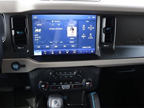 Used 2023 Ford Bronco Wildtrak image 20