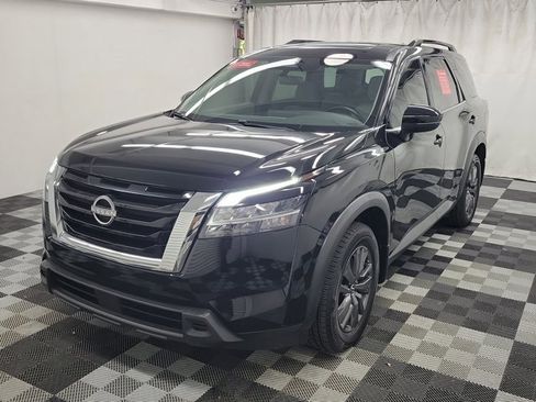 Certified 2022 Nissan Pathfinder SV w/ SV Premium Package image 3