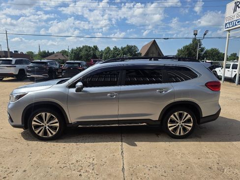 Used 2022 Subaru Ascent Limited w/ Technology Package AWD/4WD image 4