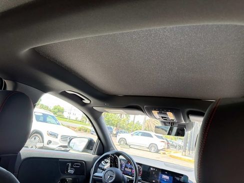 Used 2025 Mercedes-Benz GLA 250 image 10