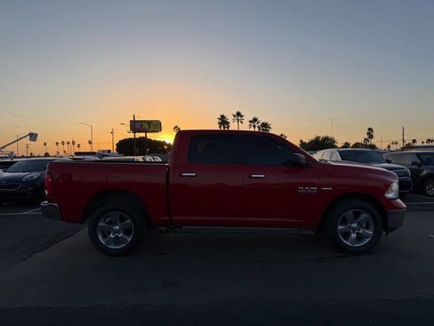Used 2017 RAM 1500 Classic SLT image 12