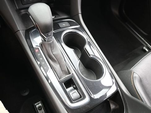 Used 2022 Chevrolet Equinox Premier FWD image 34