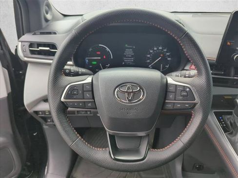Used 2024 Toyota Sienna XSE w/ XSE Plus Package FWD image 12