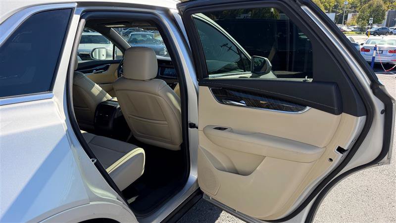 Used 2019 Cadillac XT5 FWD image 37