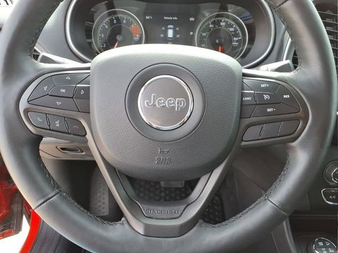 Used 2019 Jeep Cherokee Trailhawk image 22