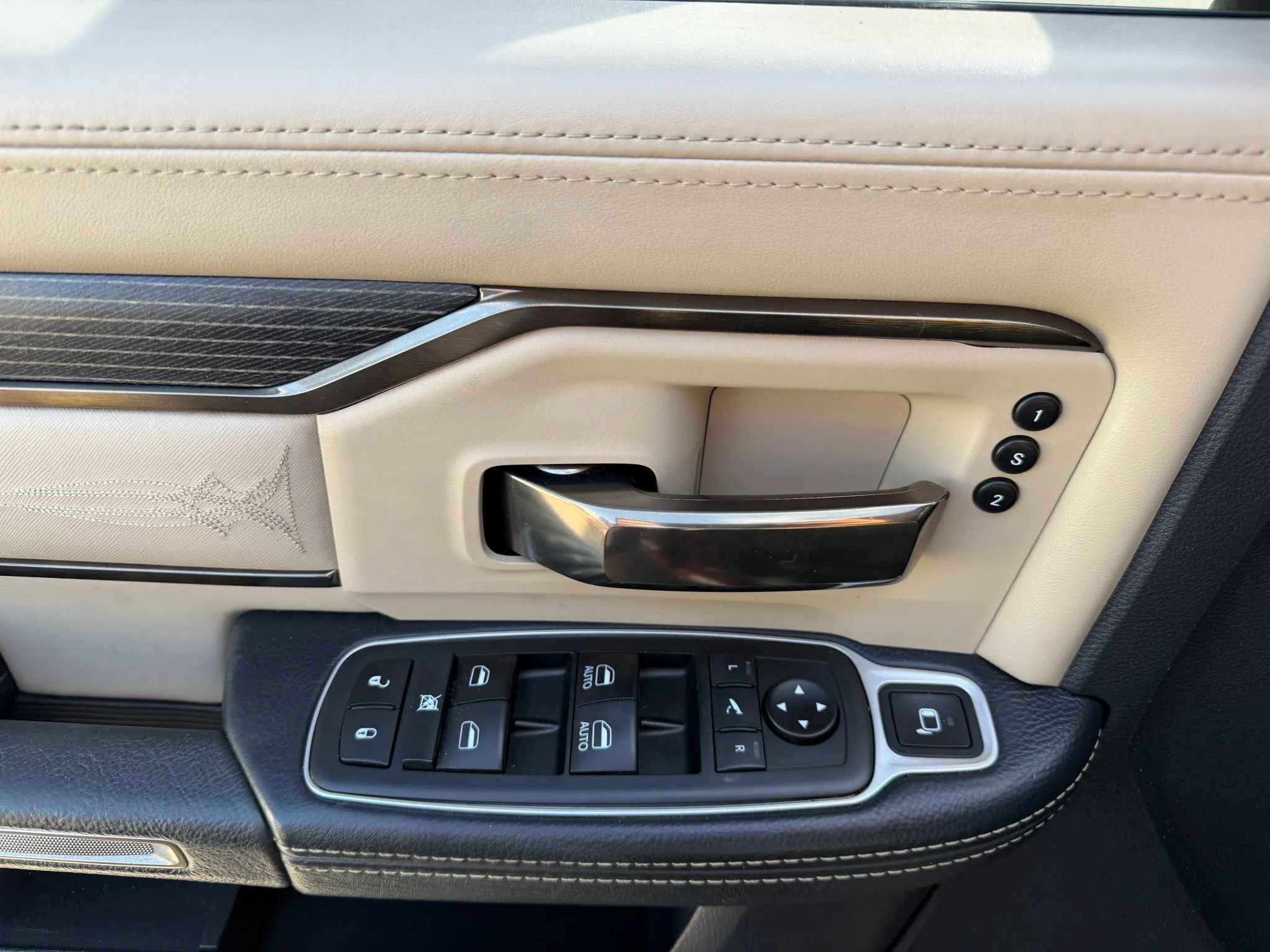 Used 2019 RAM 3500 Limited AWD/4WD image 22