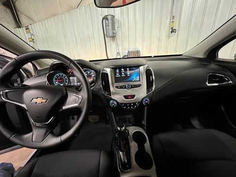 Used 2016 Chevrolet Cruze LS image 11