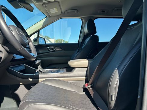 Used 2026 Kia Carnival FWD image 25