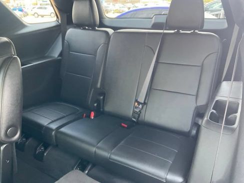 Used 2023 Chevrolet Traverse LT FWD image 27