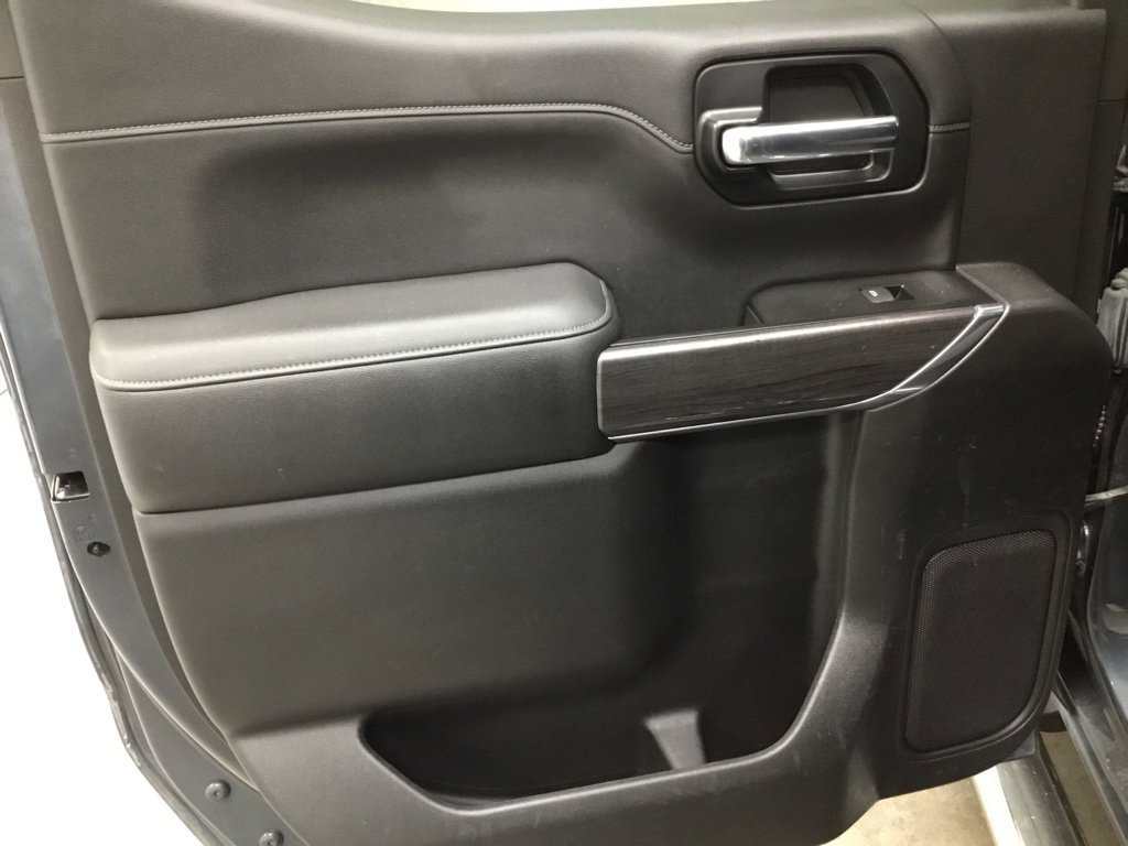Used 2019 Chevrolet Silverado 1500 LTZ AWD/4WD image 32