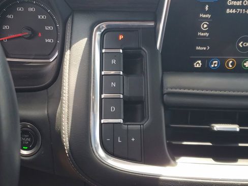 Used 2021 Chevrolet Tahoe Z71 w/ Z71 Signature Package AWD/4WD image 25