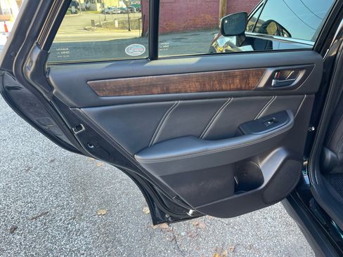 Used 2018 Subaru Outback 2.5i Limited image 28