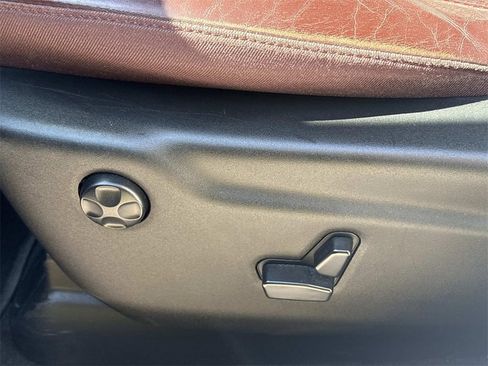 Used 2023 Dodge Durango GT image 11