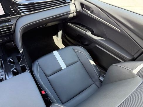 Used 2026 Toyota Camry SE w/ Convenience Package image 26