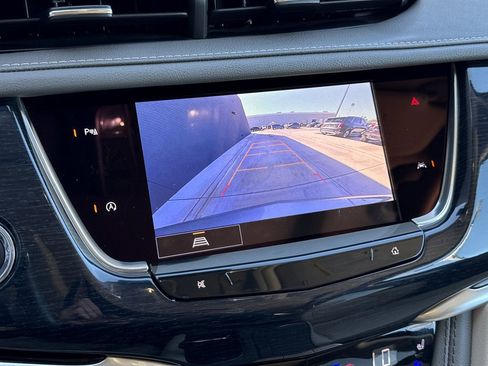 Used 2024 Cadillac XT6 Premium Luxury image 8