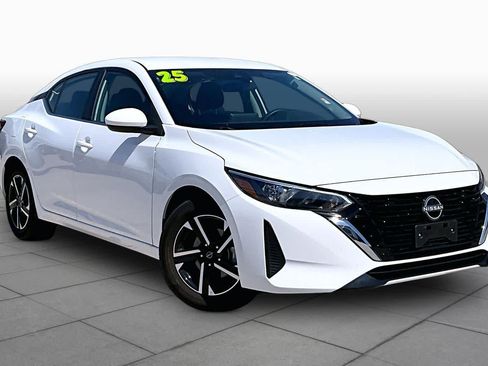 Used 2025 Nissan Sentra SV FWD image 3