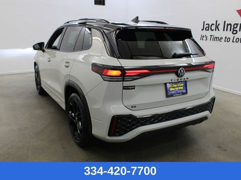New 2026 Volkswagen Tiguan SE R-Line image 2