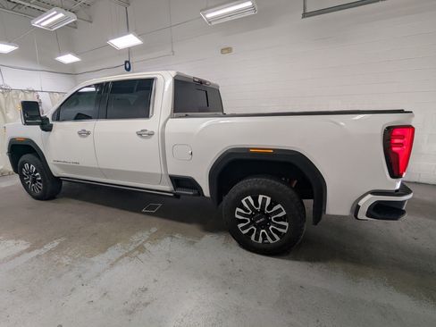 Used 2025 GMC Sierra 2500 Denali Ultimate AWD/4WD image 10