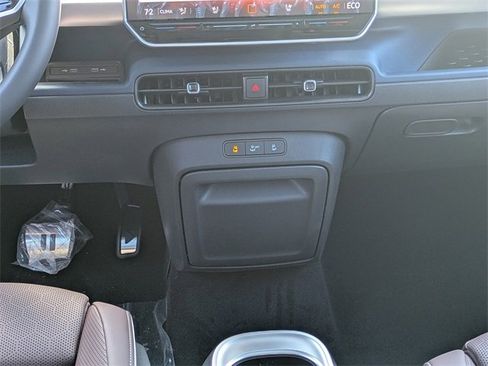 New 2025 Volkswagen ID. Buzz Pro S Plus image 21